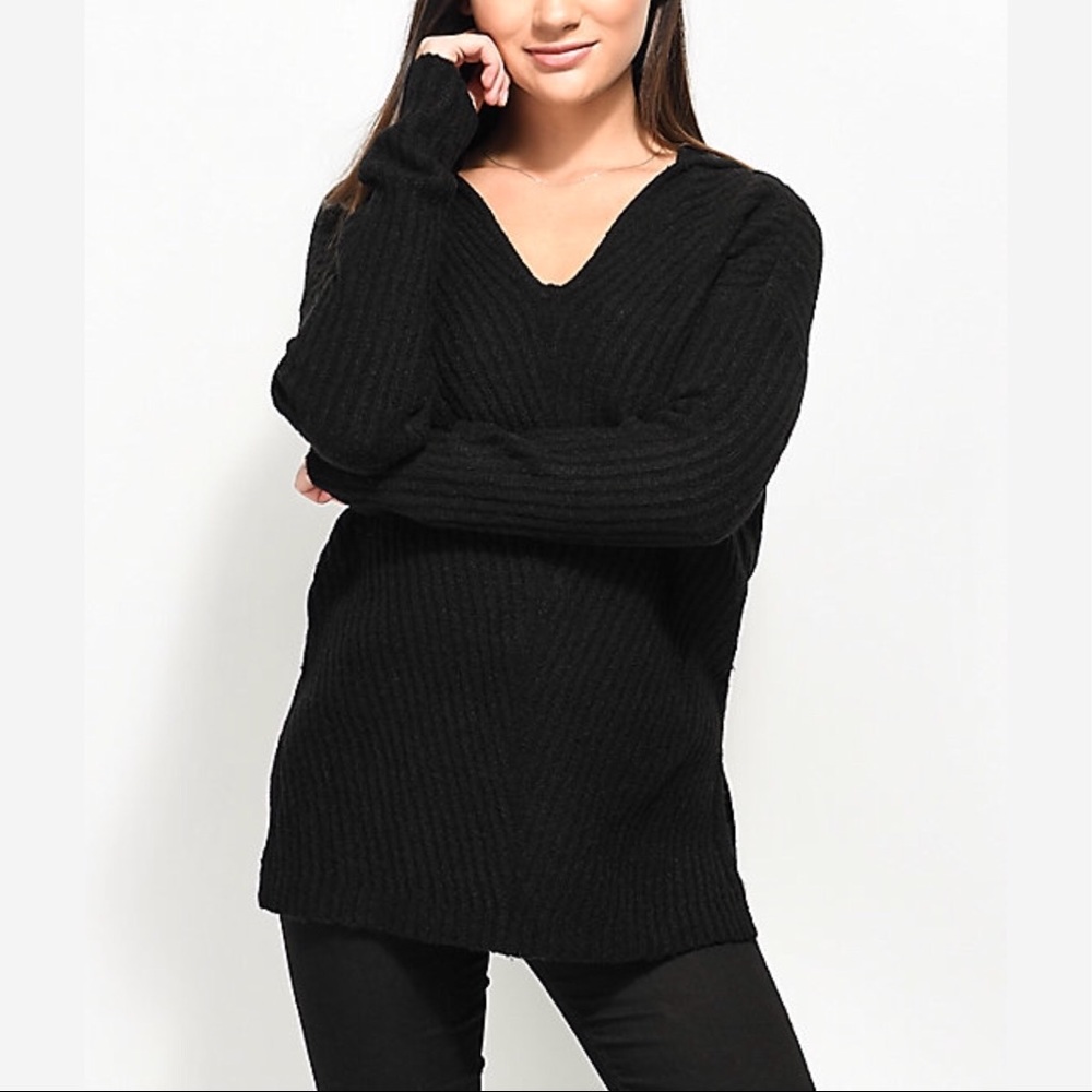 Kyia V-Neck Hooded Black Sweater